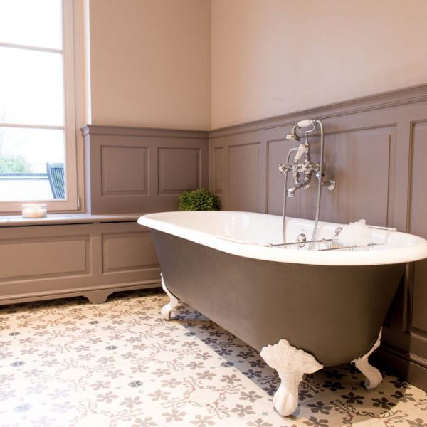 Cast Iron Bathtubs Archives - Kenny & Mason