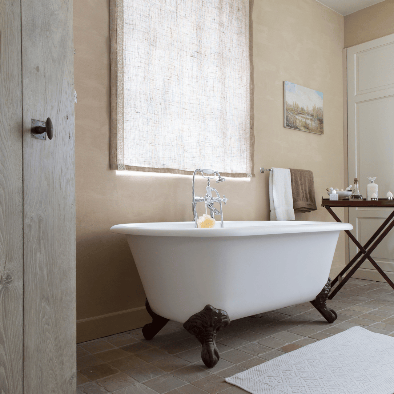 Cast iron bathtubs